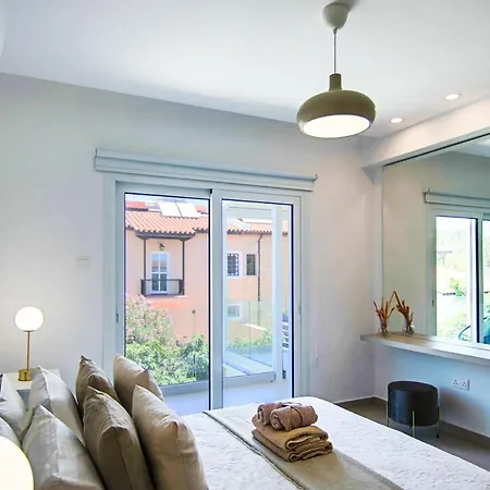 Phaedrus Living Seaside Luxury Limnaria 172